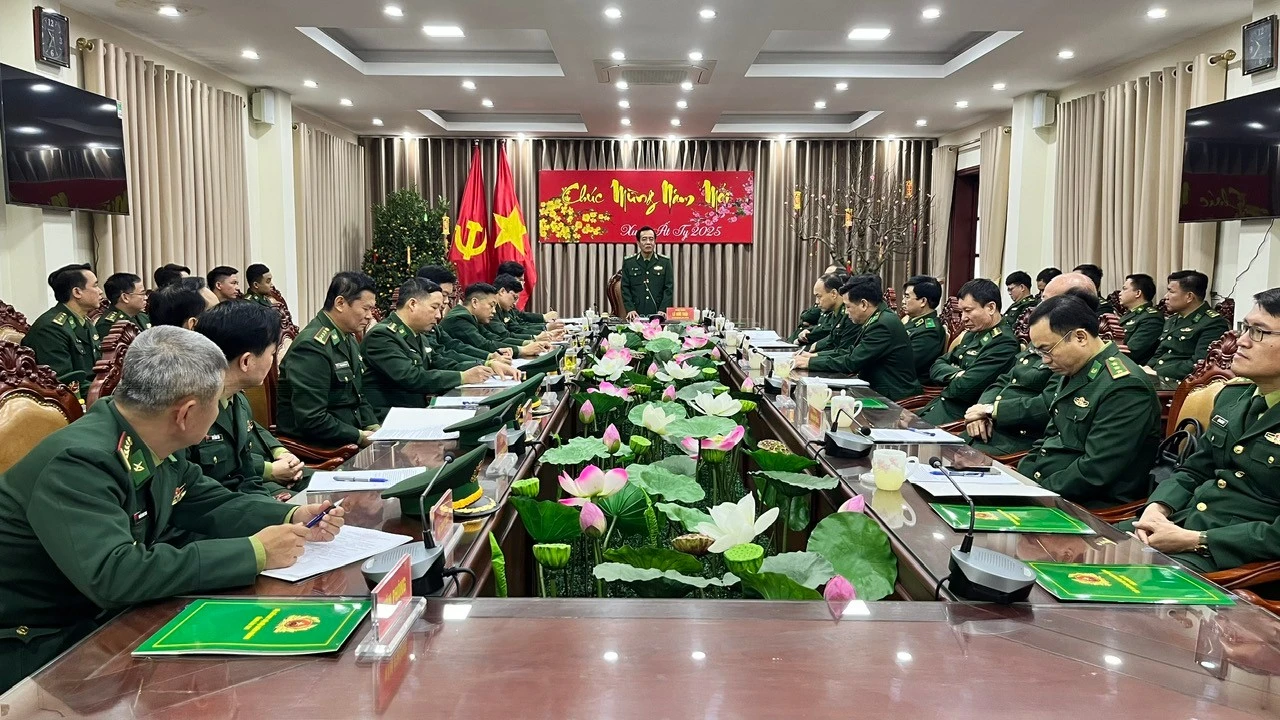 quang-canh-buoi-lam-viec-cua-bo-tu-lenh-bdbp-tai-bo-chi-huy-bdbp-tinh-lao-cai.jpg
