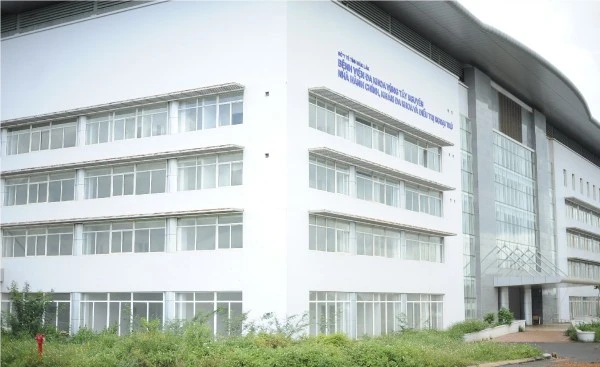 Bệnh viện Đa khoa vùng Tây Nguyên, nơi cấp giấy xác nhận thời gian thực hành trái pháp luật cho các bác sĩ.