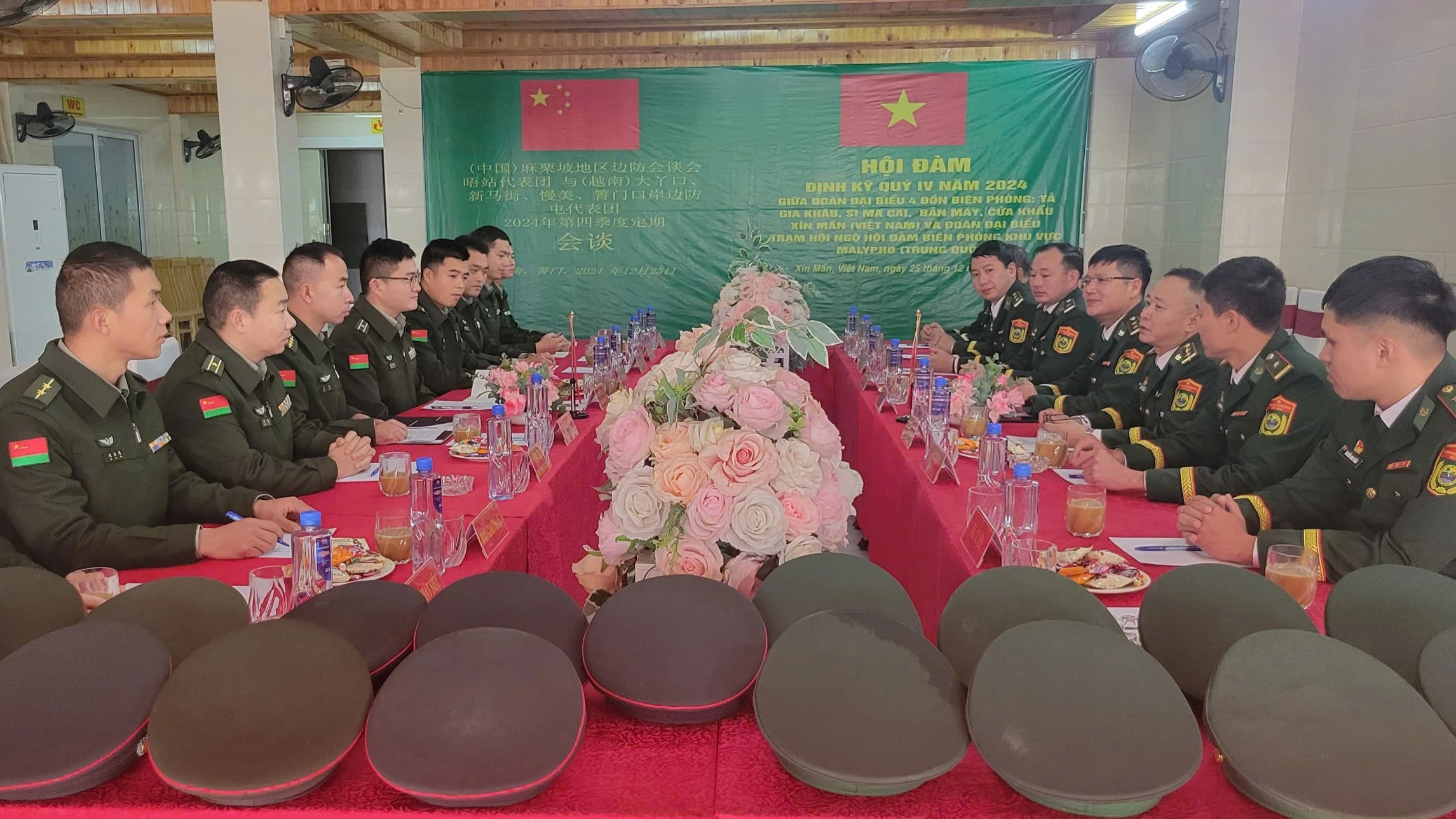 quang-canh-buoi-hoi-dam-tai-huyen-xin-man-tinh-ha-giang.jpg