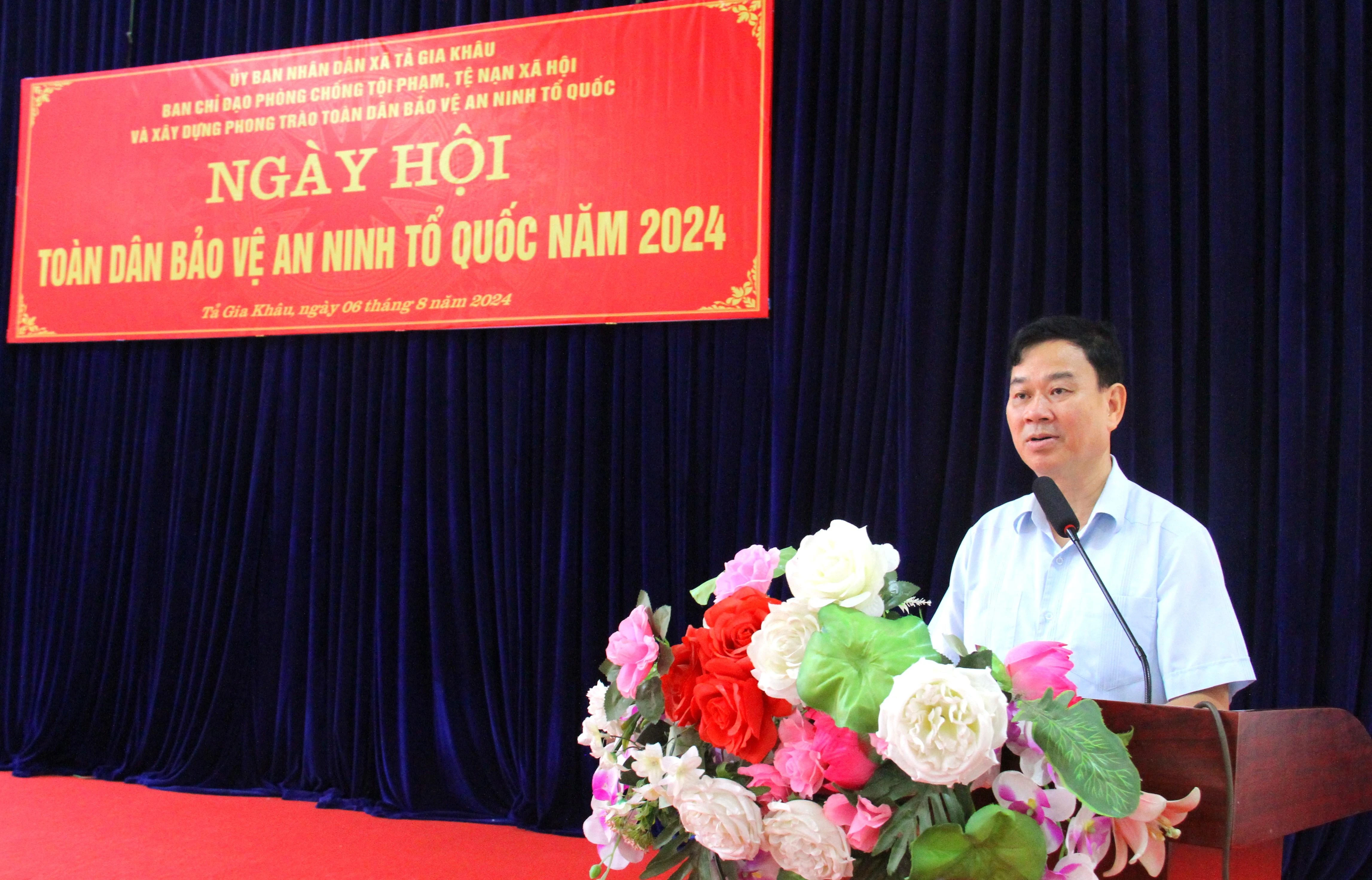 Đồng chí Vũ Văn Cài, Phó Chủ tịch Thường trực HĐND tỉnh phát biểu tại ngày hội.