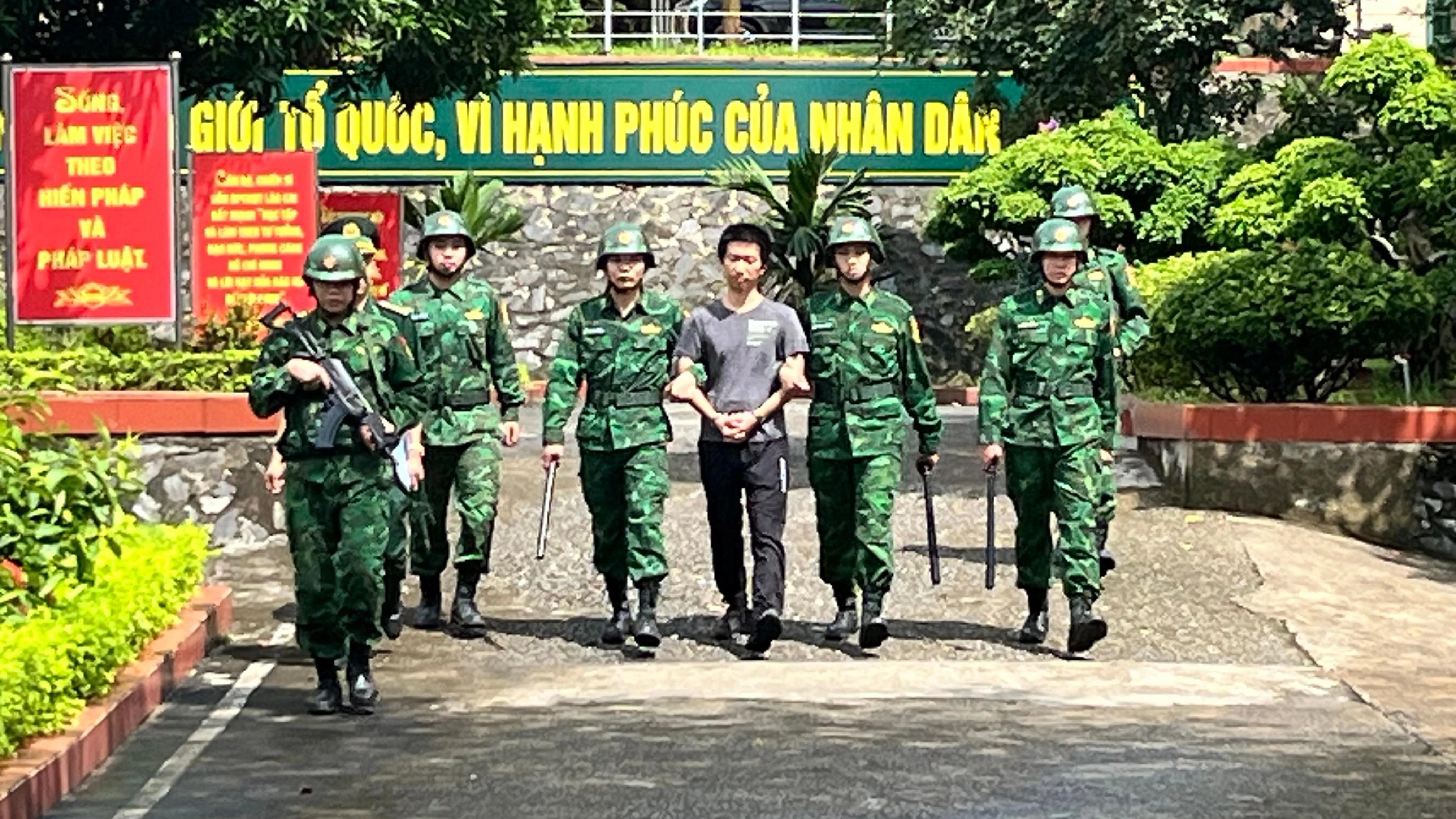 luc-luong-bdbp-ap-giai-doi-tuong-bach-dung.jpg