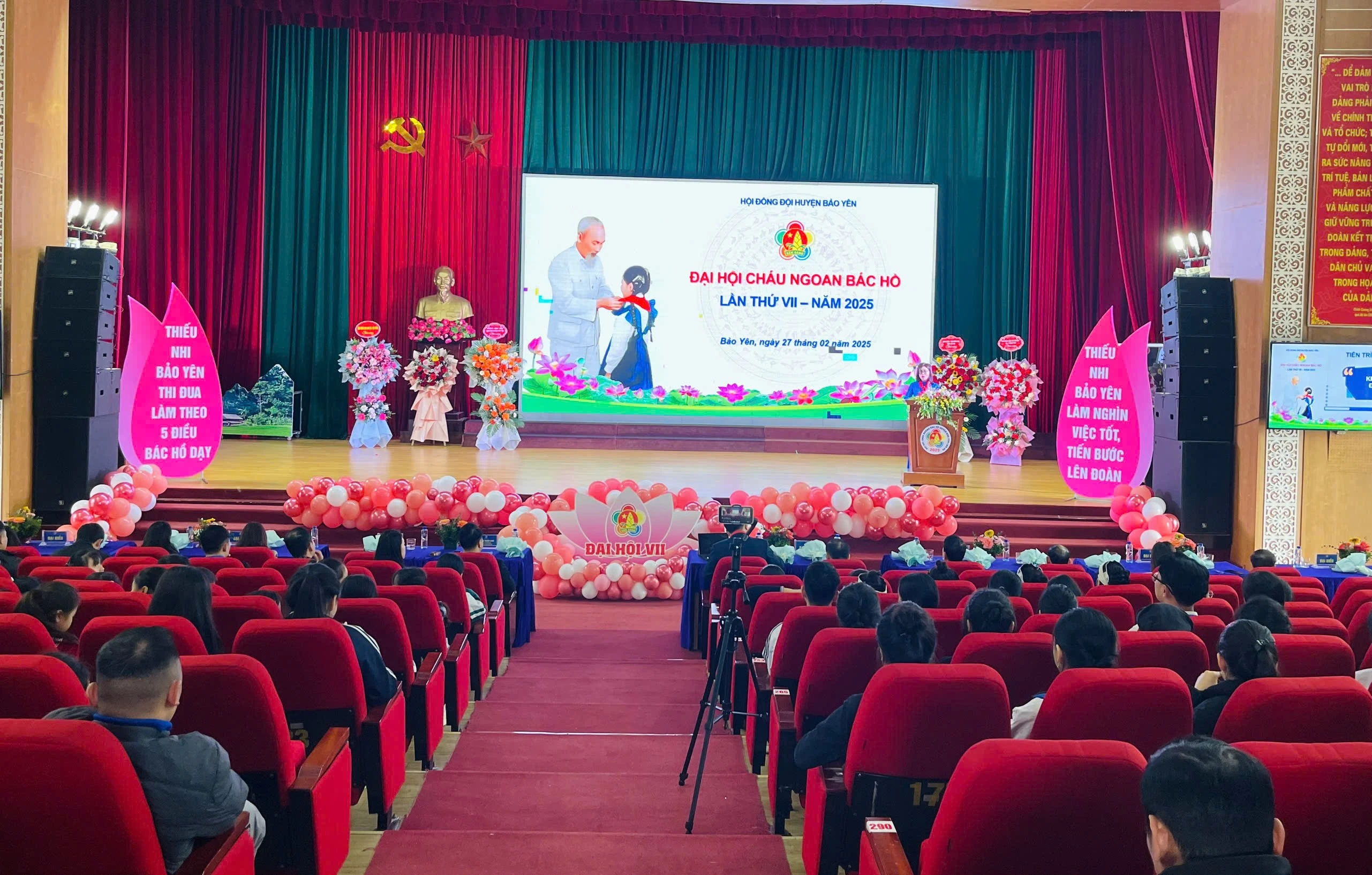 quang-canh-dai-hoi.jpg