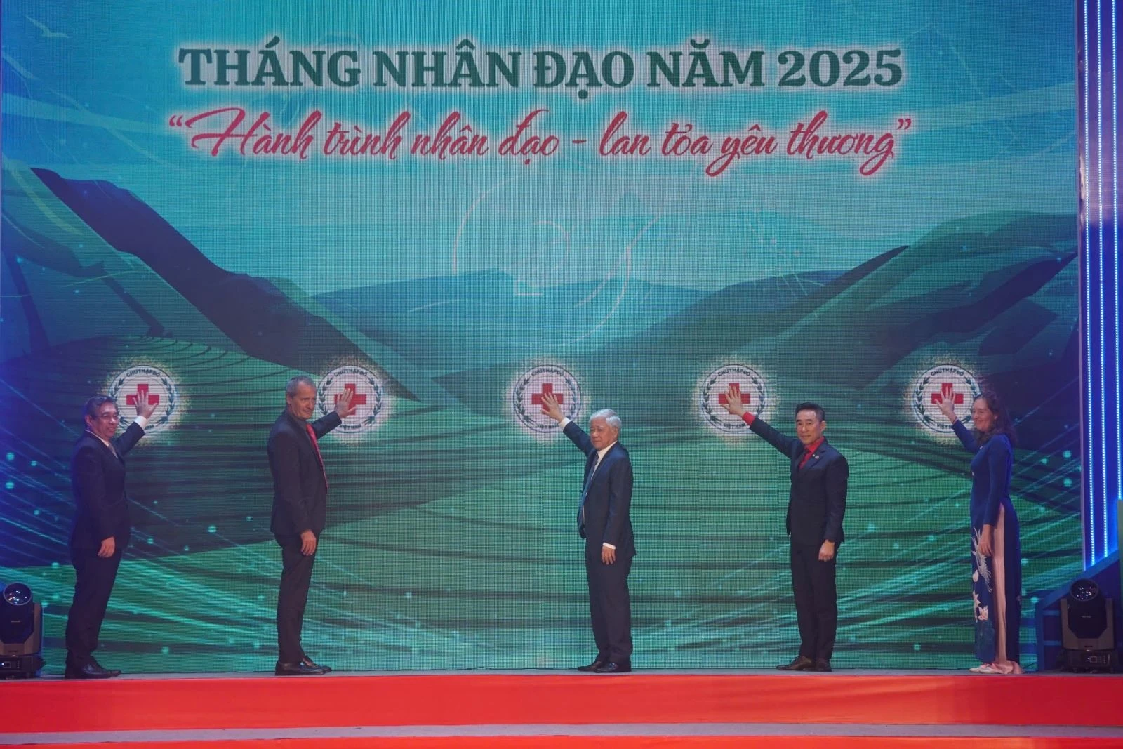 Trung ương Hội Chữ thập đỏ Việt Nam phối hợp với UBND TP Hồ Chí Minh tổ chức lễ phát động Tháng Nhân đạo năm 2025 cấp quốc gia.