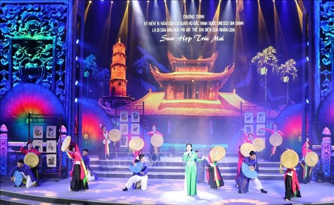 Chương trình biểu diễn Dân ca Quan họ Bắc Ninh. Ảnh: Thái Hùng/TTXVN