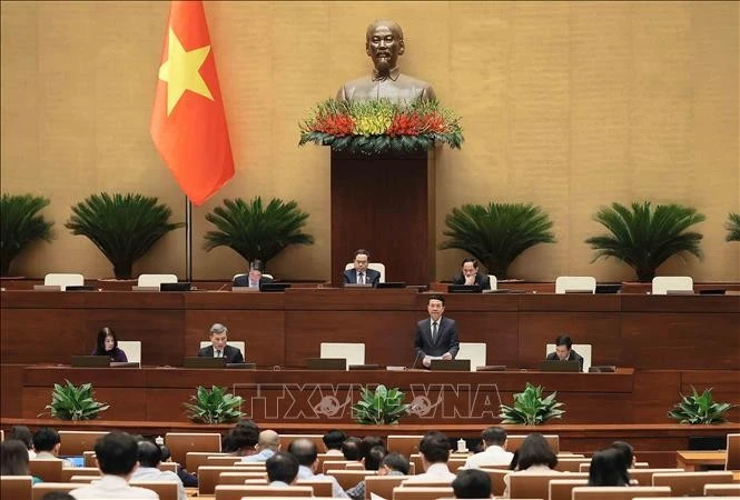 Bộ trưởng Bộ Khoa học và Công nghệ Nguyễn Mạnh Hùng giải trình, làm rõ một số vấn đề đại biểu Quốc hội nêu trong phiên thảo luận ngày 13/5/2025. Ảnh: An Đăng/TTXVN