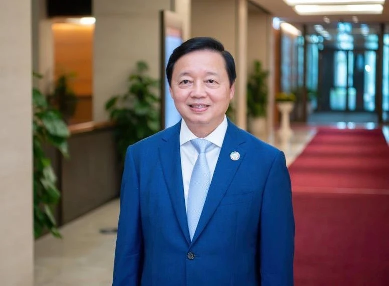 Phó Thủ tướng Chính phủ Trần Hồng Hà, ủy viên Ban Thường vụ Đảng ủy Chính phủ.