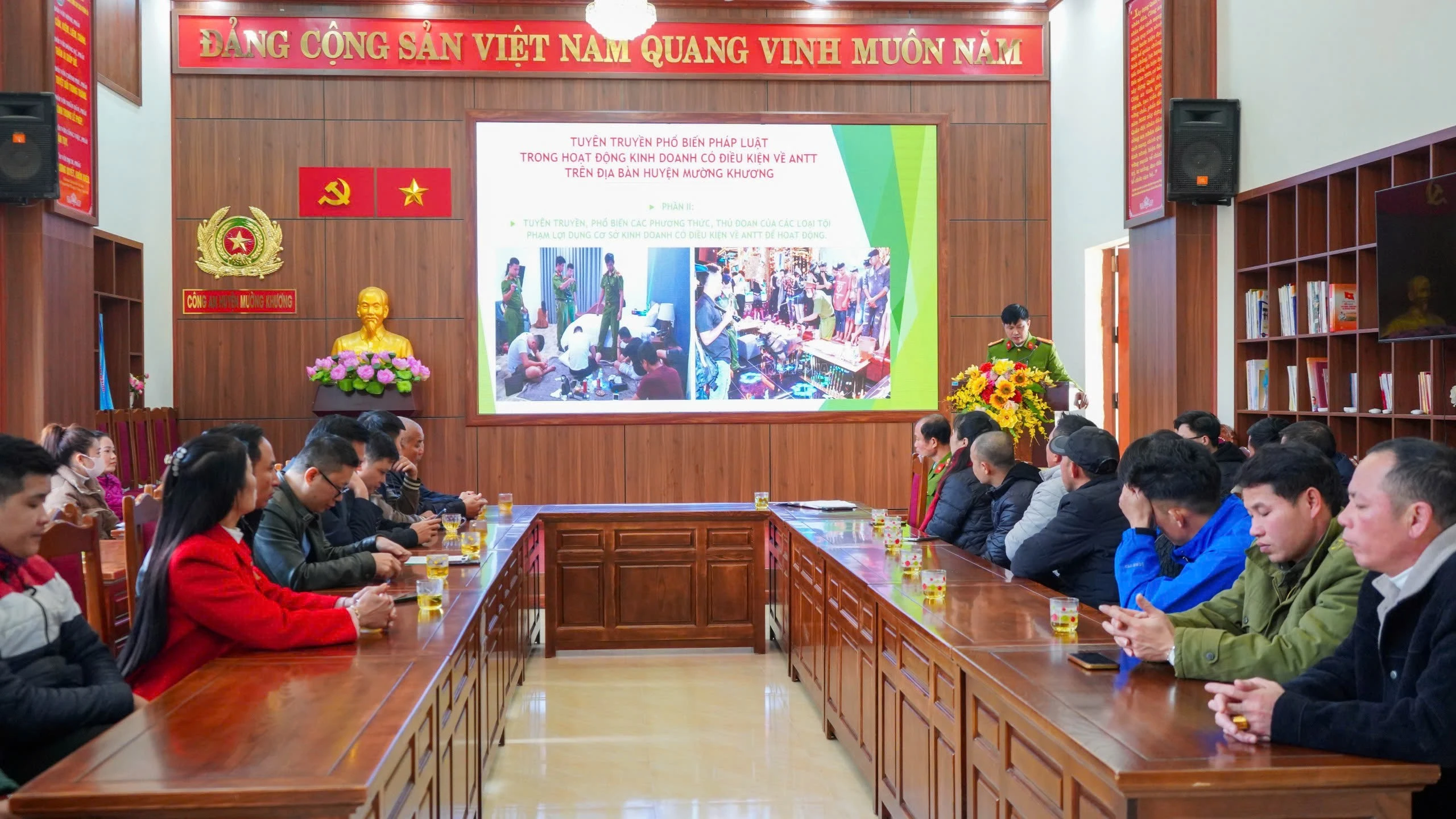anh-1-quang-canh-buoi-le-ky-cam-ket-2-1.jpg
