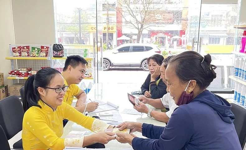 Chi trả lương hưu cho người hưởng.