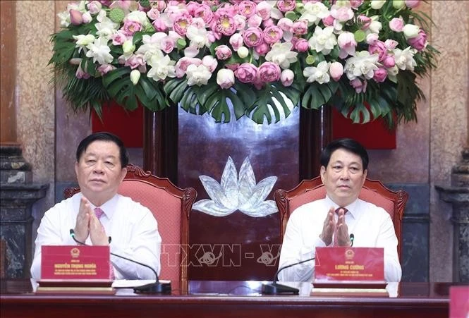 Chủ tịch nước Lương Cường và Trưởng Ban Tuyên giáo và Dân vận Trung ương Nguyễn Trọng Nghĩa dự buổi gặp mặt các nhà báo tiêu biểu toàn quốc.
