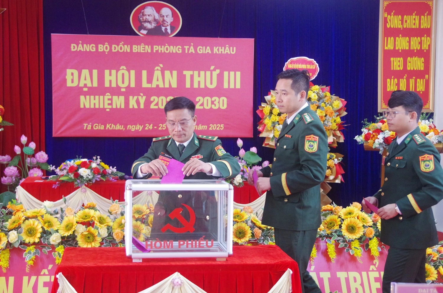 b-u-ban-ch-p-hanh.jpg