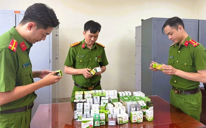 Theo Công an tỉnh Thanh Hóa, số sản phẩm này được xác định là hàng giả, có số lượng thu giữ hơn 36.000 hộp với 12 loại sản phẩm khác nhau