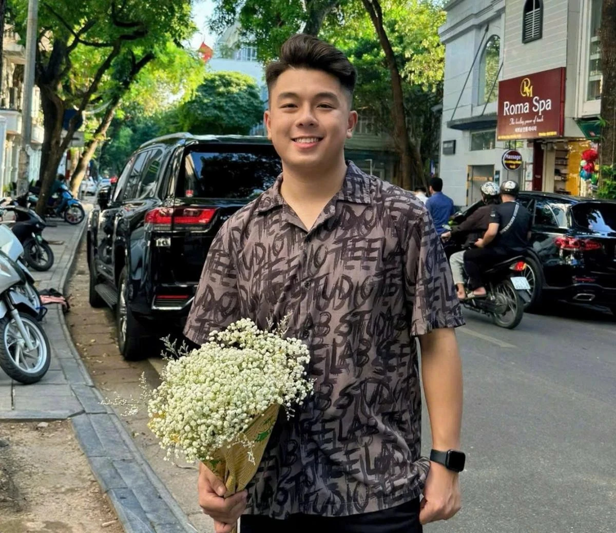 Với Tiến Đức, Tết truyền thống là dịp để trở về với cội nguồn, tôn vinh những giá trị văn hóa gia đình và dân tộc. Đây là thời gian để sum vầy bên người thân, nhớ về tổ tiên qua những mâm cỗ cúng và các phong tục lâu đời (Ảnh: NVCC)