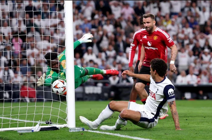 Brennan Johnson ghi bàn thắng duy nhất cho Tottenham.