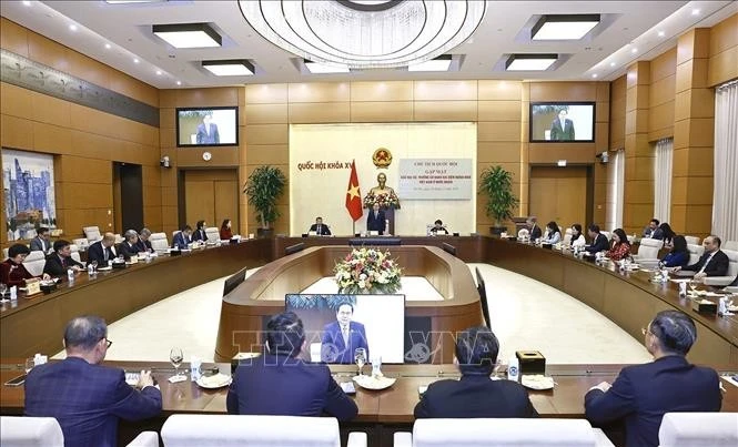 Chủ tịch Quốc hội Trần Thanh Mẫn gặp các Đại sứ, Trưởng cơ quan đại diện ngoại giao Việt Nam ở nước ngoài trước khi đi nhận nhiệm vụ. Ảnh: Doãn Tấn/TTXVN