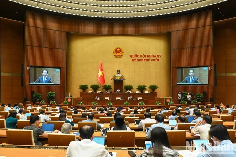 Quang cảnh phiên họp ở hội trường sáng 15/5. (Ảnh: BÙI GIANG)