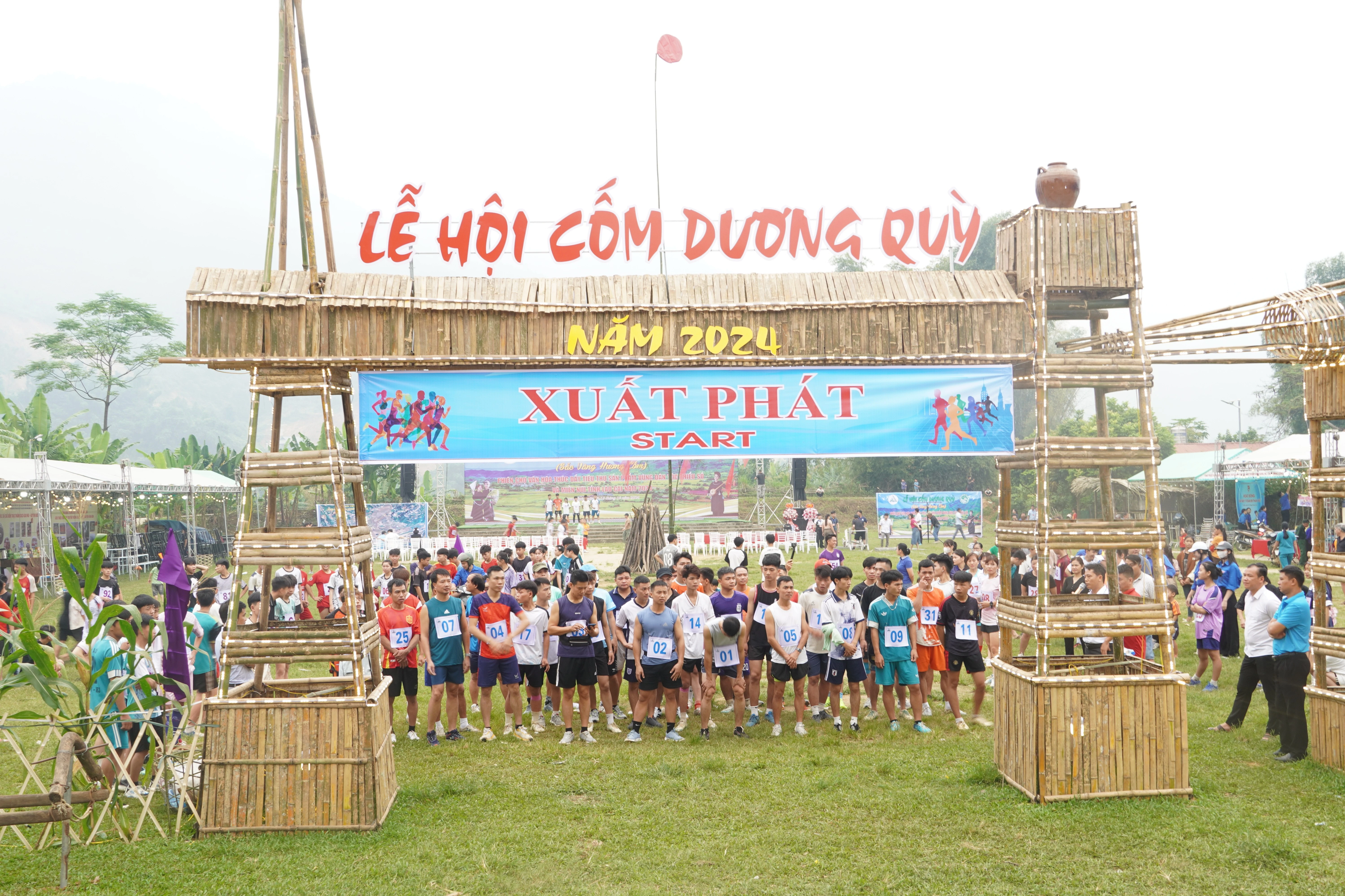 vdv-xuat-phat-tu-cong-le-hoi-com-3165.jpg