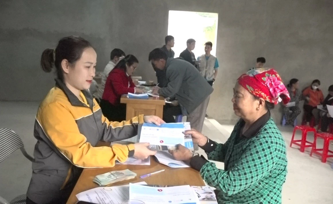 unicef-trao-ho-tro-tan-tay-cac-ho-dan.jpg