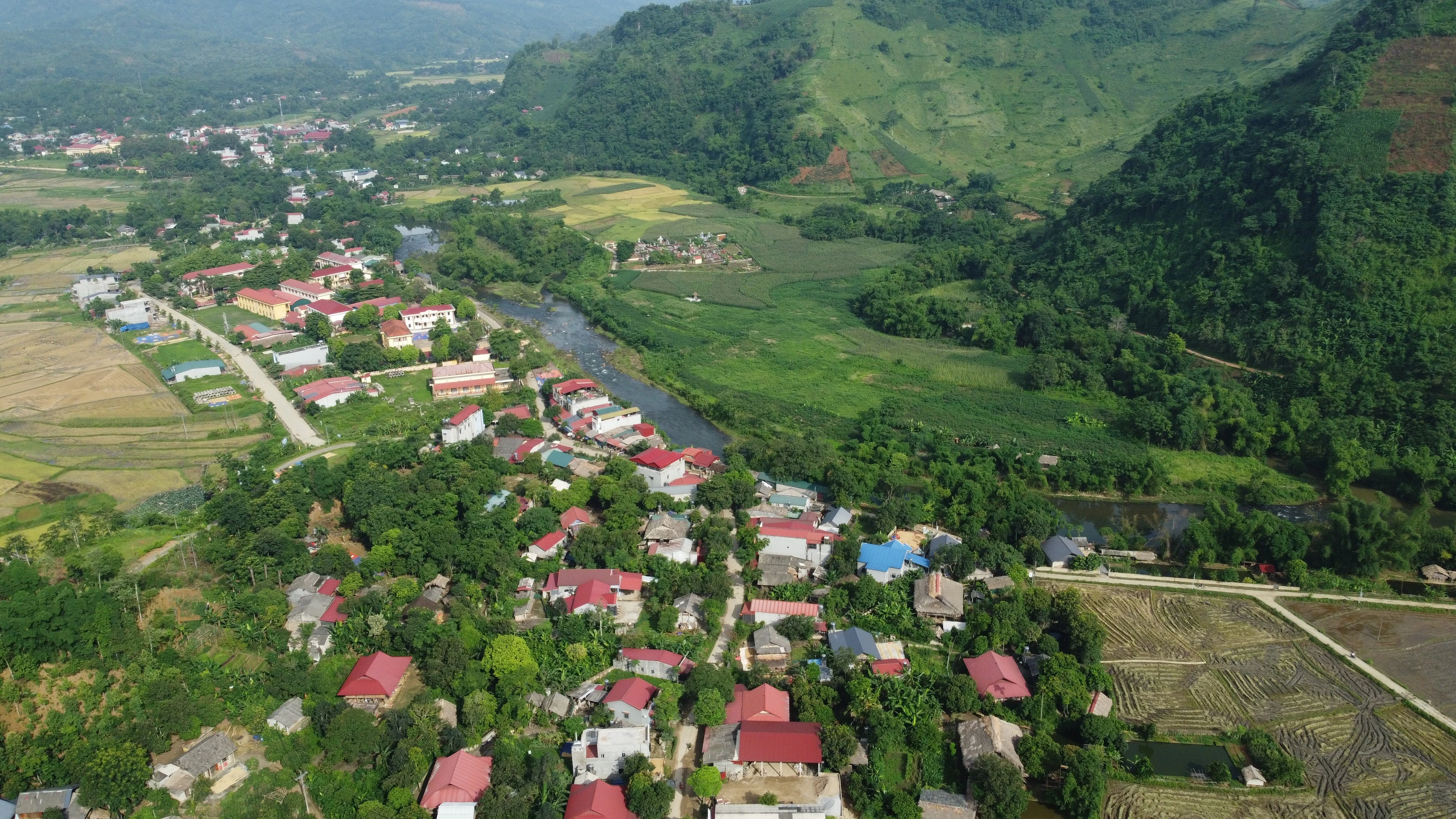 buc-tranh-vung-cao-lao-cai-dang-doi-thay-tung-ngay.jpg