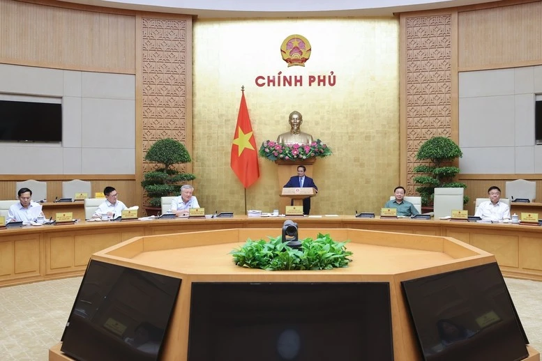 Thủ tướng yêu cầu các thành viên Chính phủ tiếp tục quán triệt nghiêm túc chỉ đạo của Bộ Chính trị về phân cấp, phân quyền nhằm nâng cao hiệu lực, hiệu quả hoạt động của hệ thống chính trị, đáp ứng yêu cầu phát triển đất nước trong kỷ nguyên mới - Ảnh: VGP/Nhật Bắc