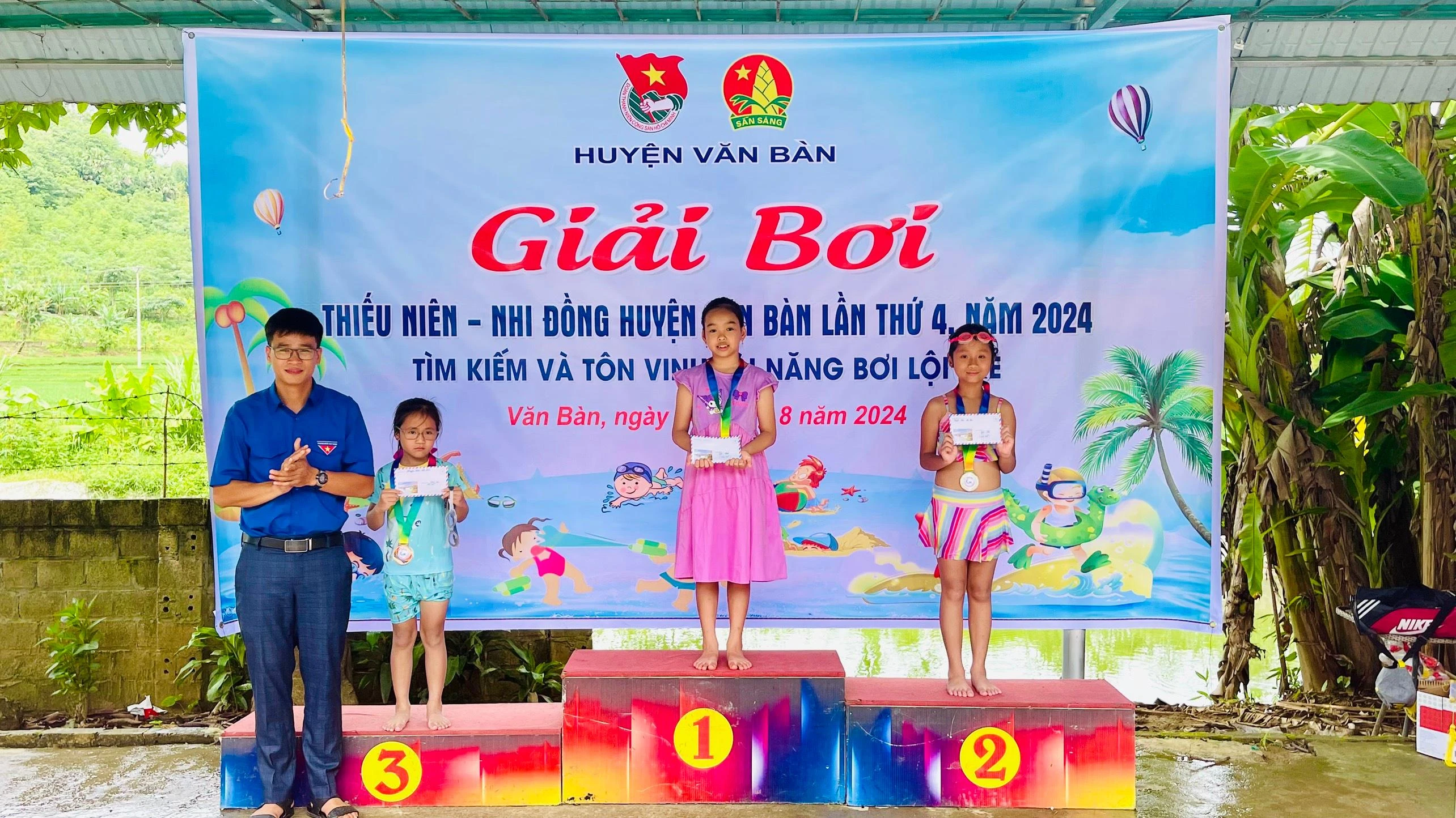 bơi 4.jpg