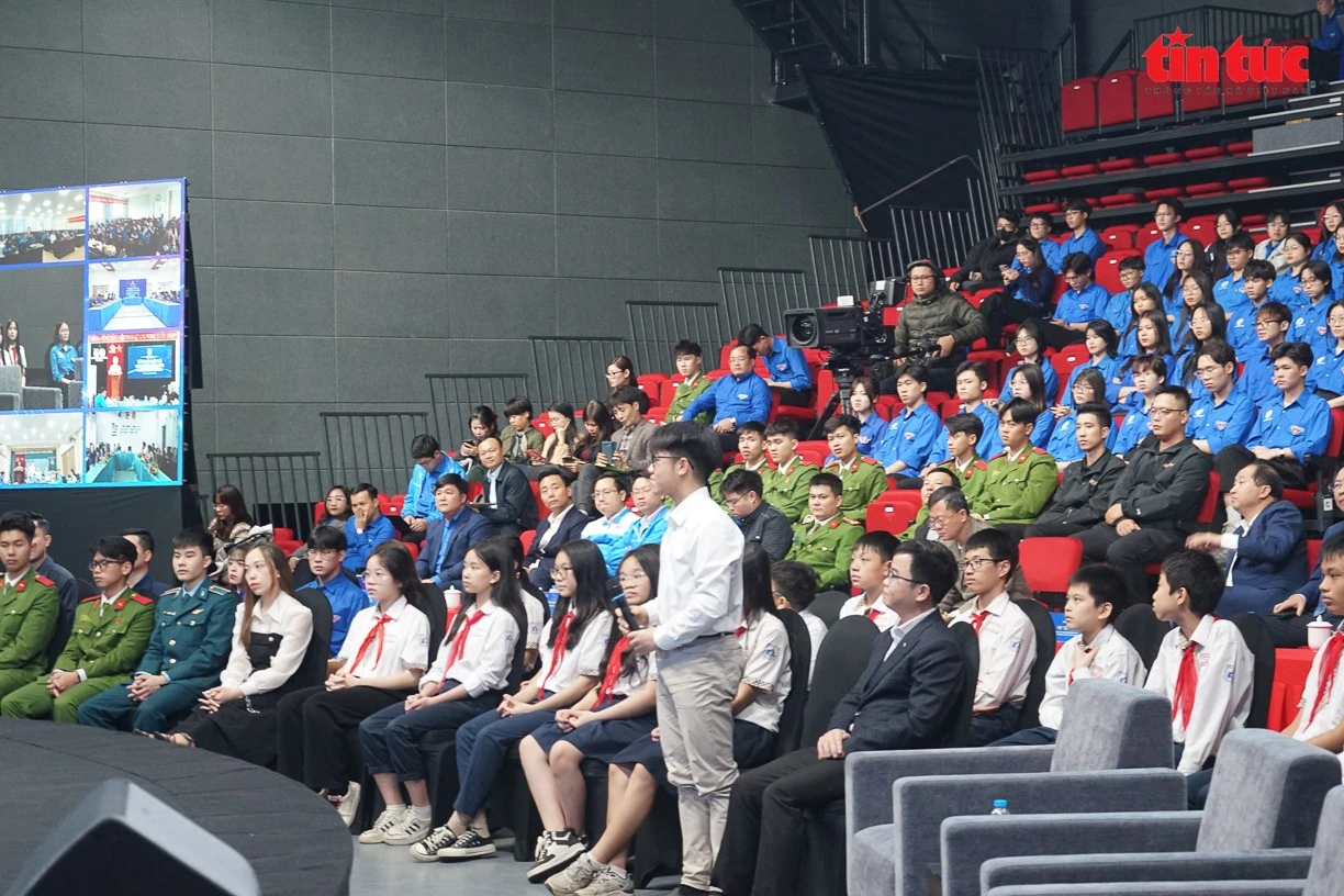 Bạn Nguyễn Hữu Tiến Hưng, học sinh Trường Trung học phổ thông Chuyên Bắc Ninh gửi gắm những tâm tư, nguyện vọng tới Ban Bí thư Trung ương Đoàn.