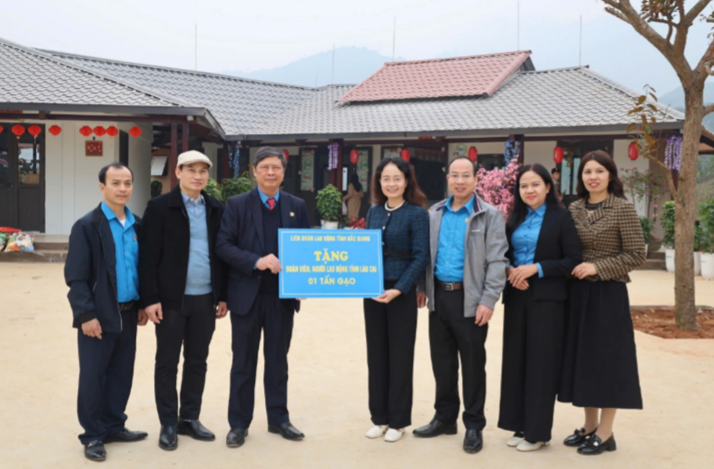 ldld-tinh-bac-giang-trao-1-tan-gao-cho-doan-vien-nguoi-lao-dong-tinh-lao-cai-4326.jpg