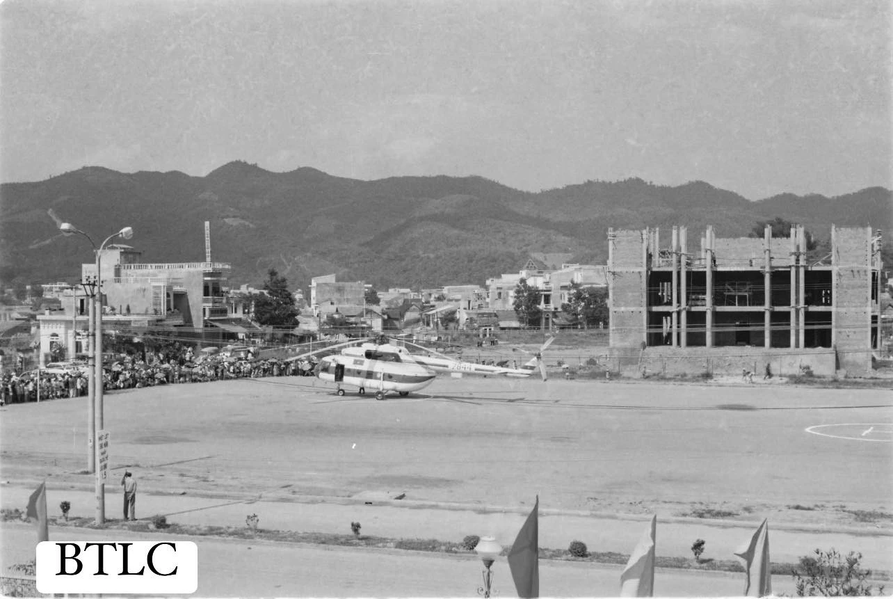 quang-truong-hoi-truong-lon-lao-cai-nam-1992.jpg