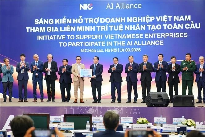 Thủ tướng Phạm Minh Chính chứng kiến Lễ trao các chứng nhận về đổi mới sáng tạo, hợp tác liên kết công nghệ. Ảnh: Khánh Hòa/TTXVN