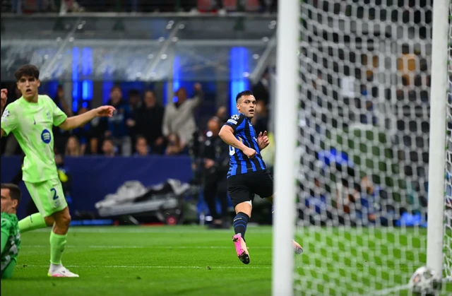 Davide Frattesi ghi bàn nâng tỉ số lên 4-3
