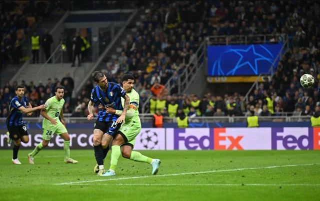 Francesco Acerbi gỡ 3-3 cho Inter phút bù giờ 90+3