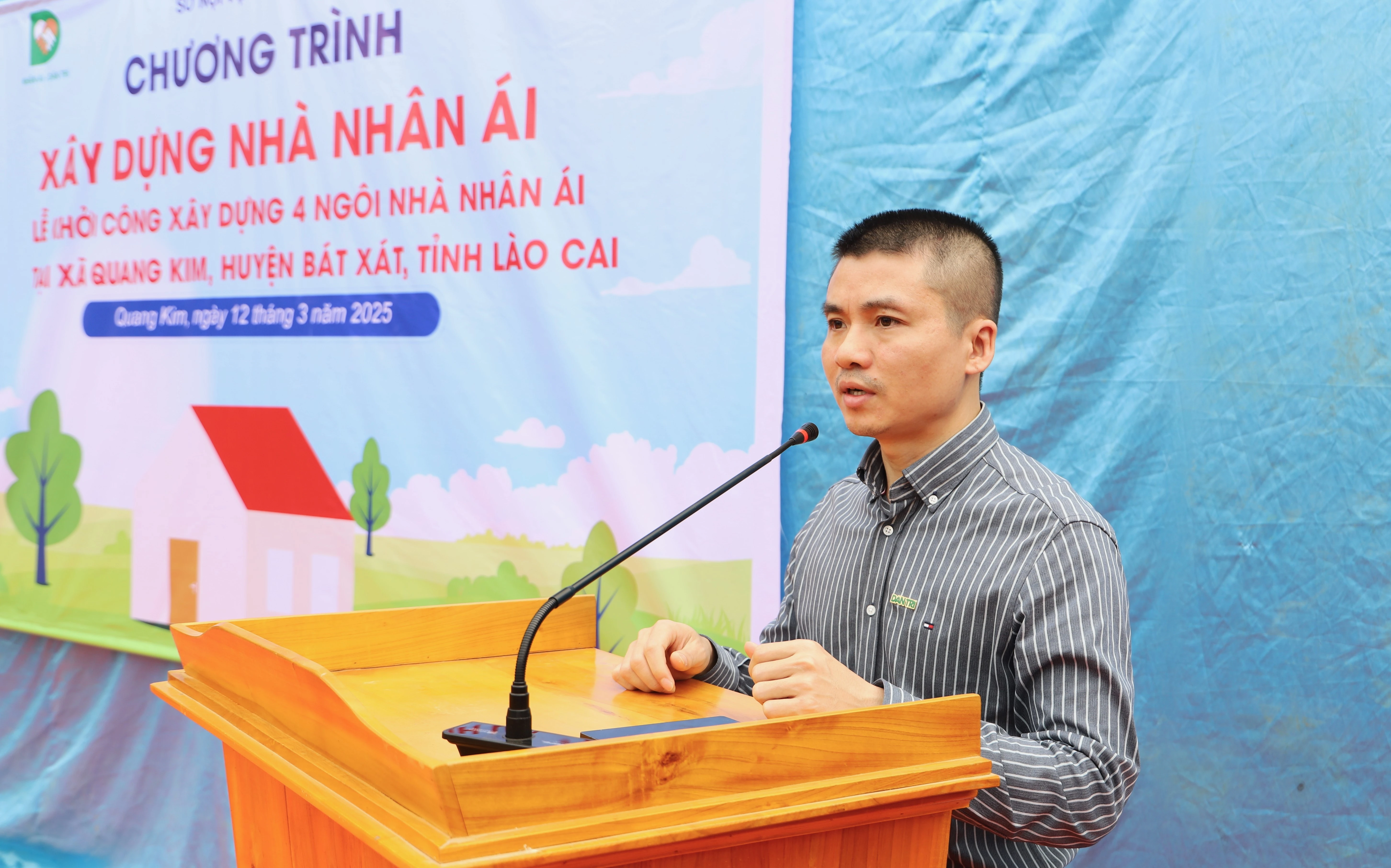 nha-bao-pham-tuan-anh-tong-bien-tap-bao-dan-tri-phat-bieu-tai-le-khoi-cong-xay-nha-nhan-ai.jpg