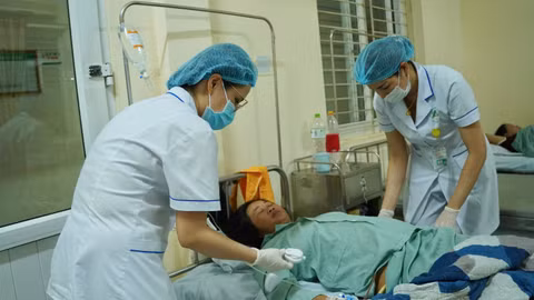[Ảnh] Những phụ nữ thức cùng đêm trắng