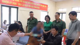Phường Lào Cai giải ngân khoản vay đầu tiên cho 1 trường hợp sau cai nghiện ma túy