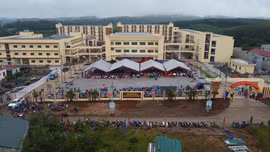 Bài 1: Những ngày dài đợi mong