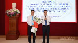 Chủ tịch UBND tỉnh Nguyễn Tuấn Anh dự, trao quyết định bổ nhiệm chức vụ Phó Giám đốc Sở Công Thương