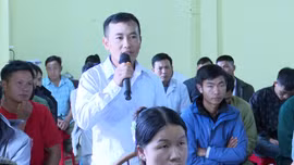Thường trực Đảng ủy xã Bản Xèo tiếp xúc, đối thoại trực tiếp với Nhân dân khu vực Pa Cheo