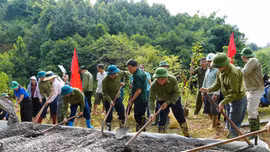 Gia Phú ra quân hưởng ứng đợt cao điểm 30 ngày xây dựng đường giao thông nông thôn