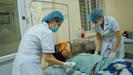 [Ảnh] Những phụ nữ thức cùng đêm trắng