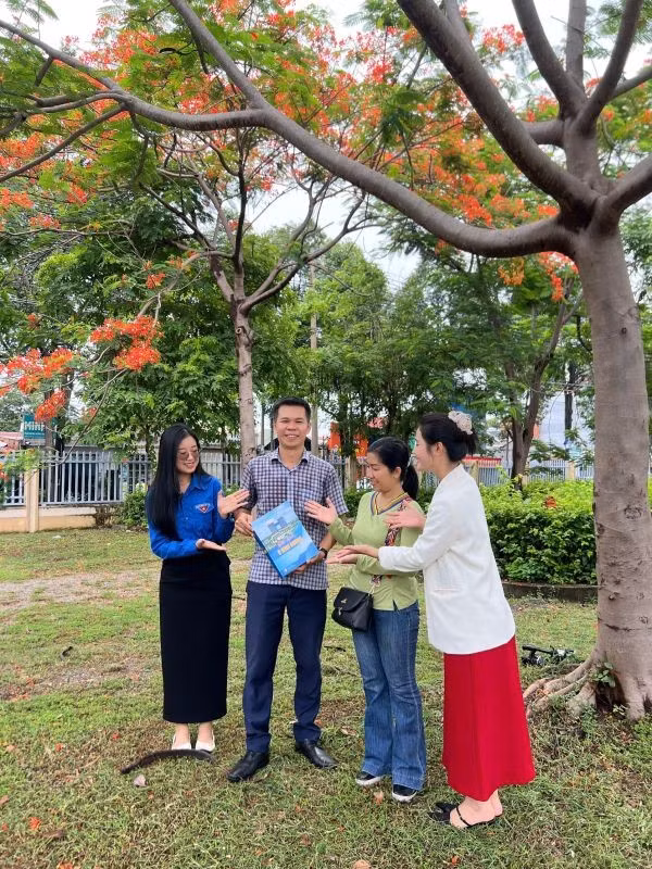 Sách “Địa danh ở Bình Dương” chính là nguồn tư liệu quý cung cấp cho mọi người nhiều thông tin phong phú về nguồn gốc, ý nghĩa của các địa danh, tái hiện sinh động lịch sử hình thành và phát triển vùng đất Bình Dương.