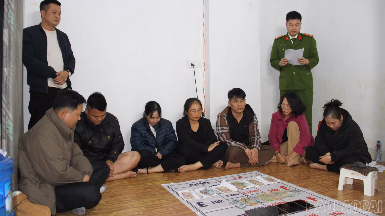 baolaocai-br_cac-doi-tuong-cung-tang-vat-tai-hien-truong-2707.jpg