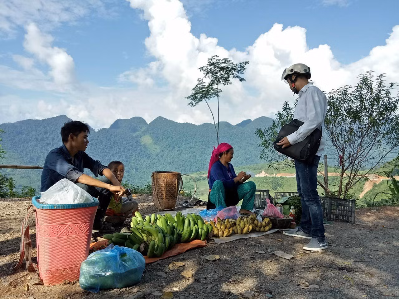 Không chỉ có thiên nhiên hùng vĩ, con người Tây Bắc rất thân thiện và mến khách.