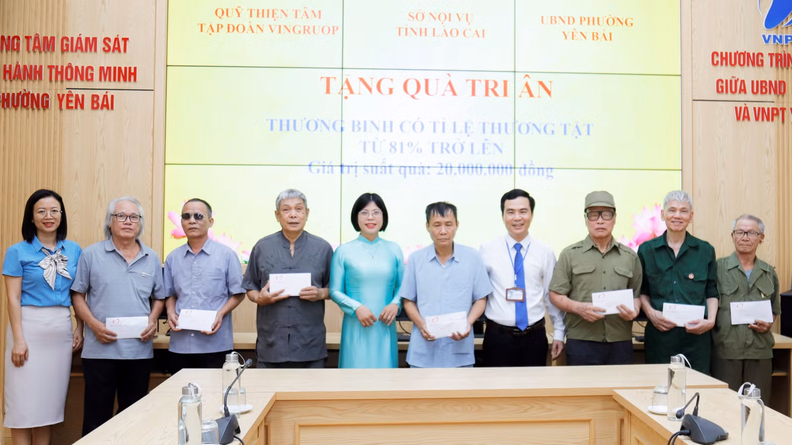 trao-suat-qua-tri-an-cac-thuong-binh-nang-anh-3-thanh-nghi-1.jpg