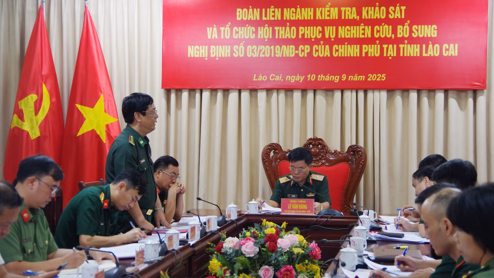 4-dong-chi-dai-ta-nguyen-phi-khanh-pho-chi-huy-truong-bo-chqs-tinh-kiem-chi-huy-truong-ban-chi-huy-bdbp-tham-luan-tai-hoi-nghi.jpg