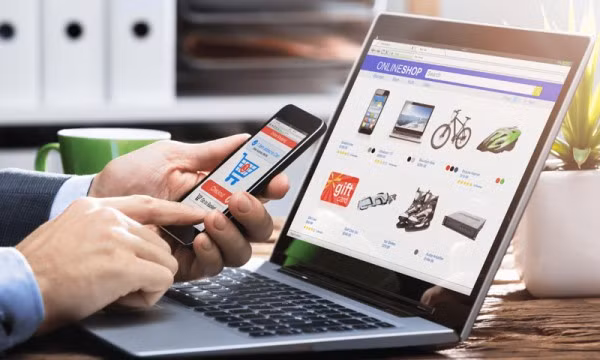 Thanh toán không dùng tiền mặt tăng nhanh giúp đẩy nhanh tốc độ chu chuyển vốn trong nền kinh tế. Ảnh minh họa