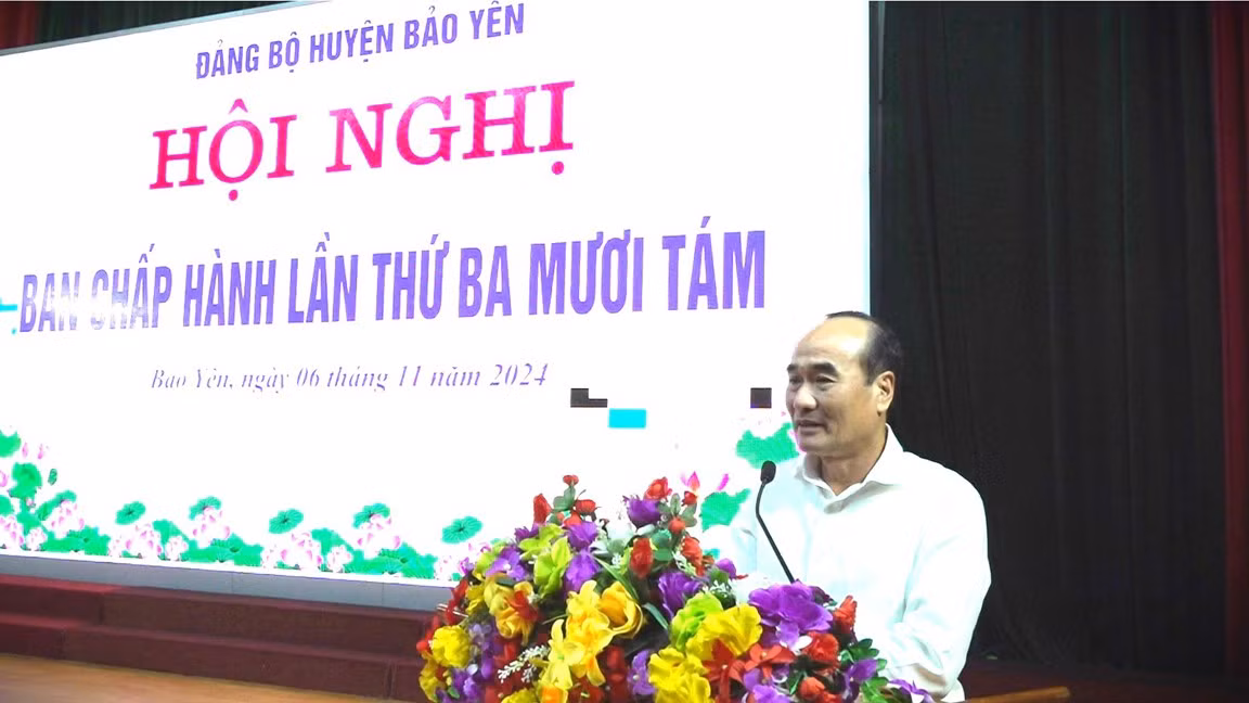 dong-chi-vu-xuan-cuong-pho-bi-thu-tinh-uy-chu-tich-hdnd-tinh-phat-bieu-chi-dao-tai-hoi-nghi.jpg