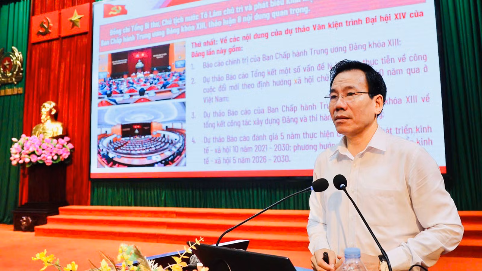 anh-3-duong-duc-huy-tinh-uy-vien-truong-ban-tuyen-giao-tinh-uy-bao-cao-chuyen-de-tai-hoi-nghi.jpg