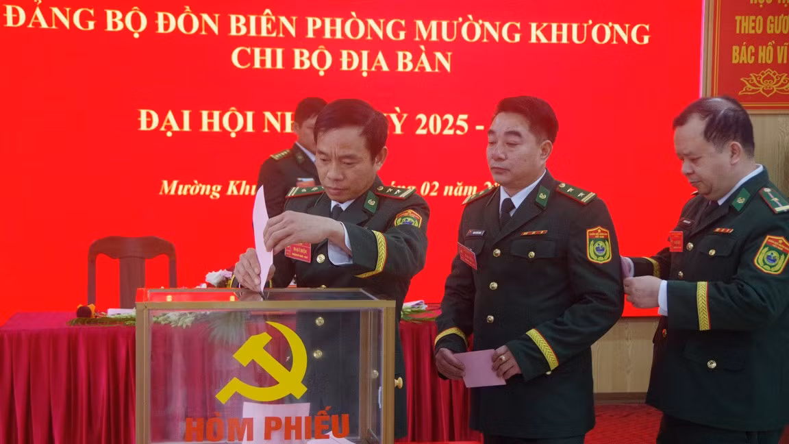 dai-hoi-bo-phieu-bau-cap-uy-khoa-moi.jpg
