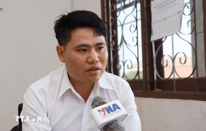 Ông Phonekham Sisomphanh, chuyên viên Tạp chí Aloun Mai thuộc Ban Tuyên huấn Trung ương Đảng Nhân dân cách mạng Lào, trả lời phỏng vấn.