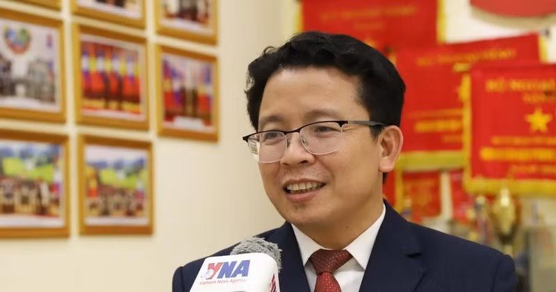 Tiến sĩ Daosavan Kheuamixay, Phó Giám đốc Học viện Chính trị-hành chính quốc gia Lào.