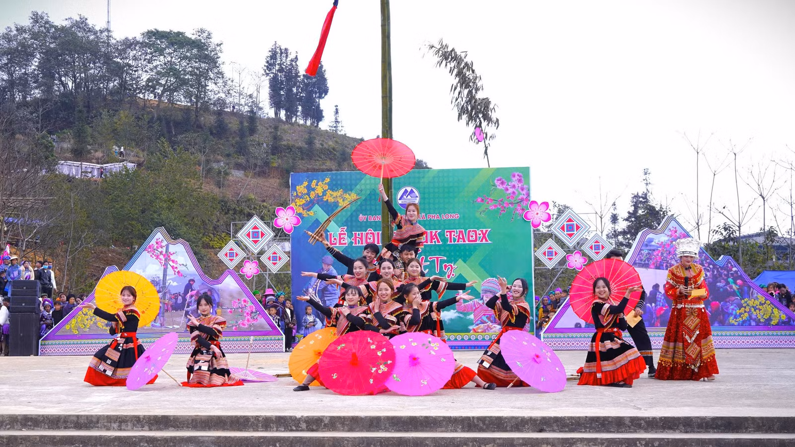 cac-tiet-muc-van-nghe-chao-mung-1.jpg